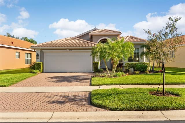 16019 GOLDEN LAKES DR photo