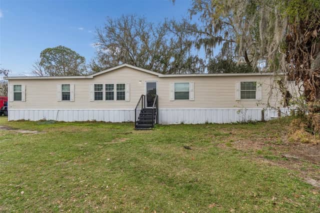 27435 HOLIDAY DR photo