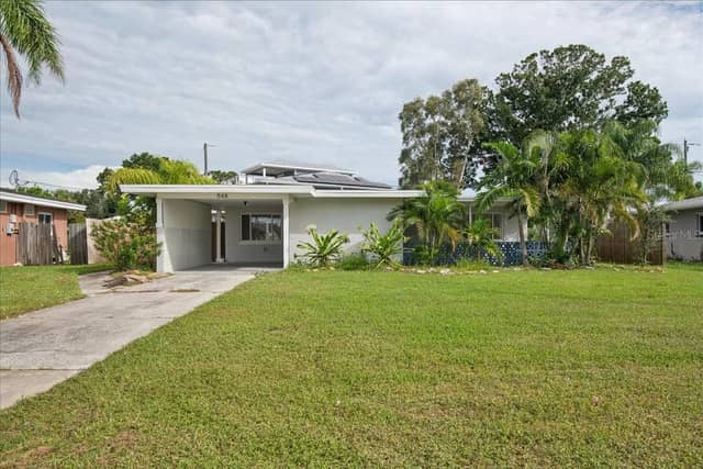 548 BAYWOOD DR S photo