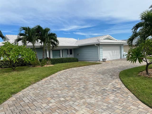 601 64TH AVE photo