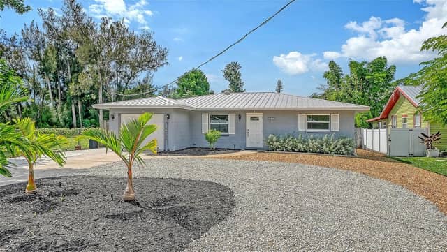 4090 GROVELAND AVE photo