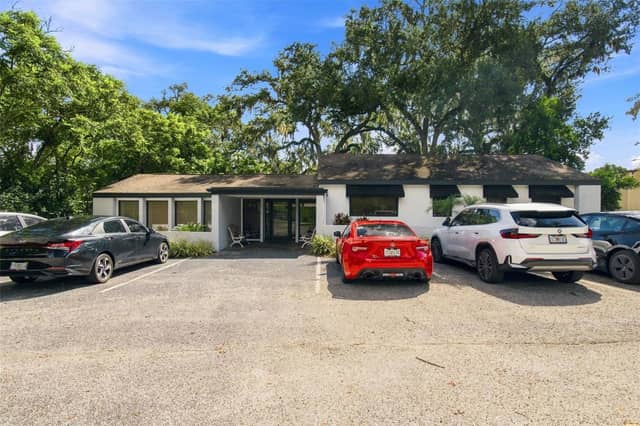 223 LITHIA PINECREST RD photo
