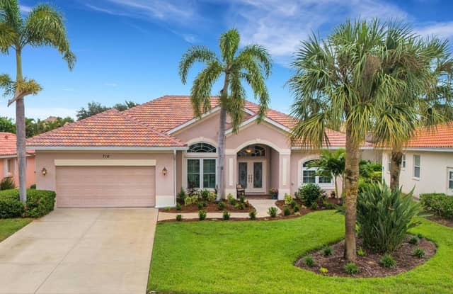 716 SILK OAK DR photo