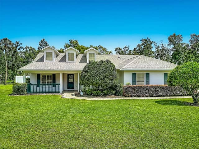 18815 CARR DR photo