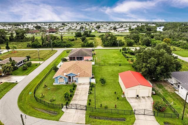 102 BAYAMO DR photo
