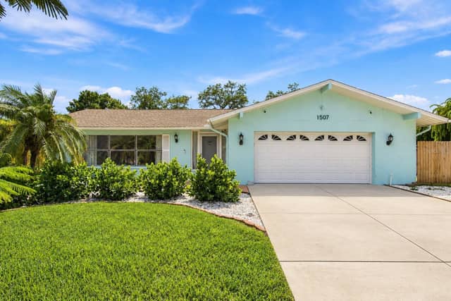 1507 POINSETTIA AVE photo