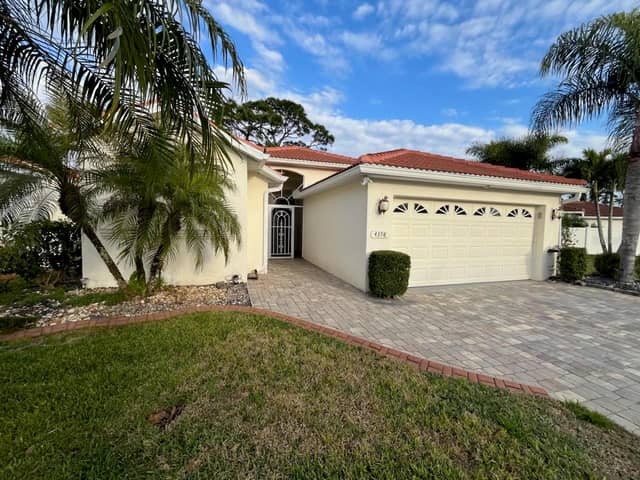 4398 SUMMERTREE RD photo