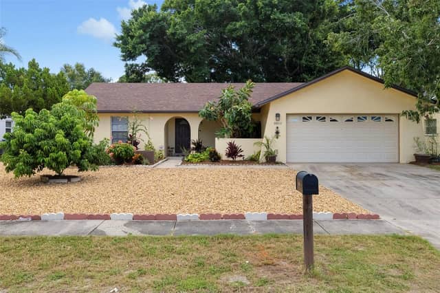 3905 SANDPOINTE DR photo