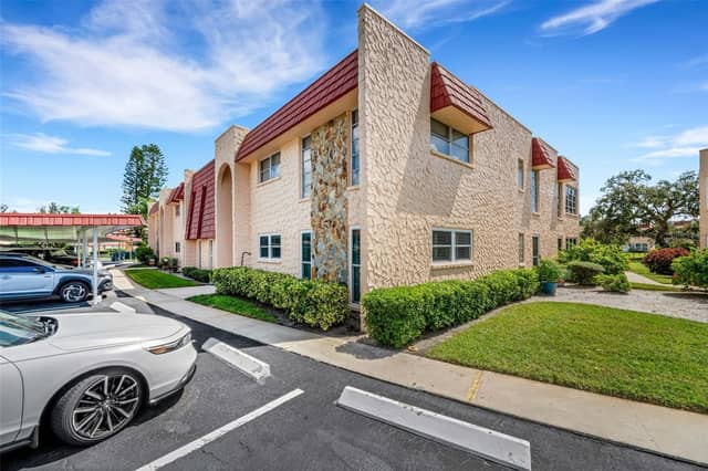 223 BUTTONWOOD CIR #223 photo