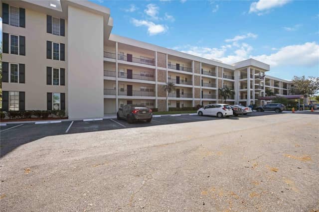 7461 W COUNTRY CLUB DR N #207 photo