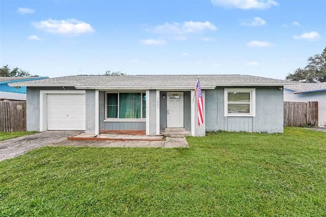 7991 ABERDEEN CIR photo