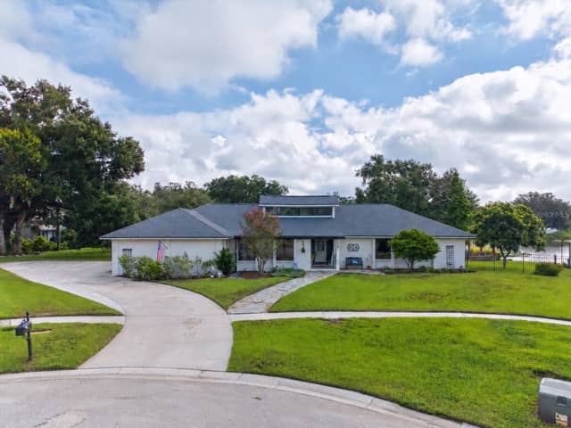906 RETRIEVER AVE photo