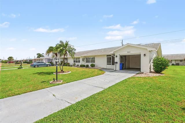 1522 BELLE GLADE AVE photo