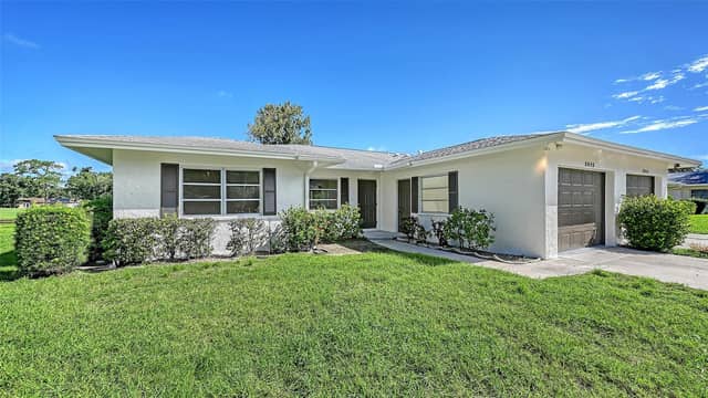 5513 PALM AIRE DR photo