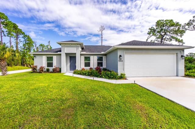 1344 HERITAGE AVE photo