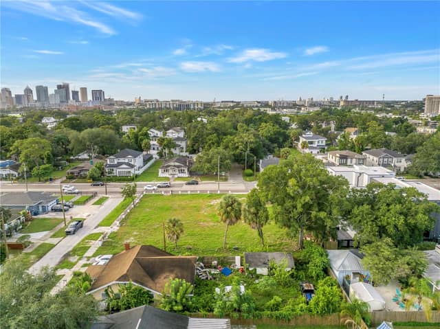 815 W COLUMBUS DR photo