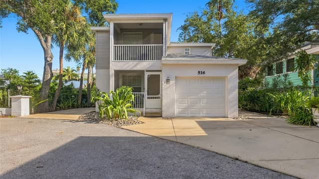 516 HOWARD CT photo