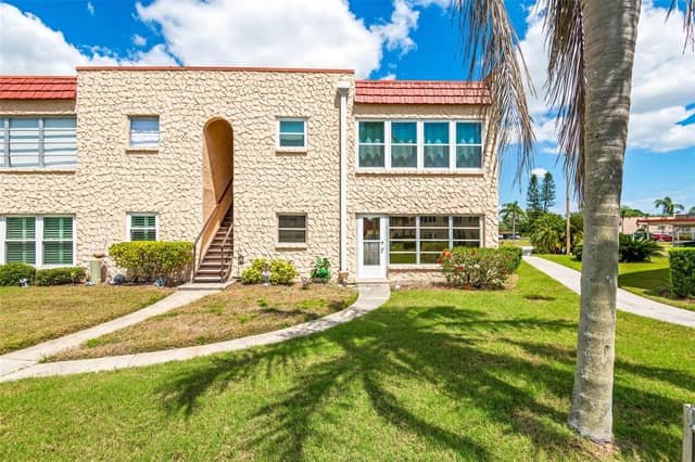 101 DOGWOOD CIR photo