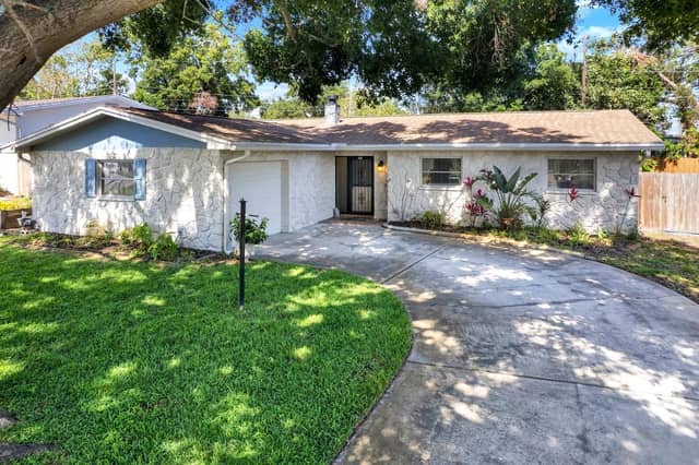 8253 137TH LN photo