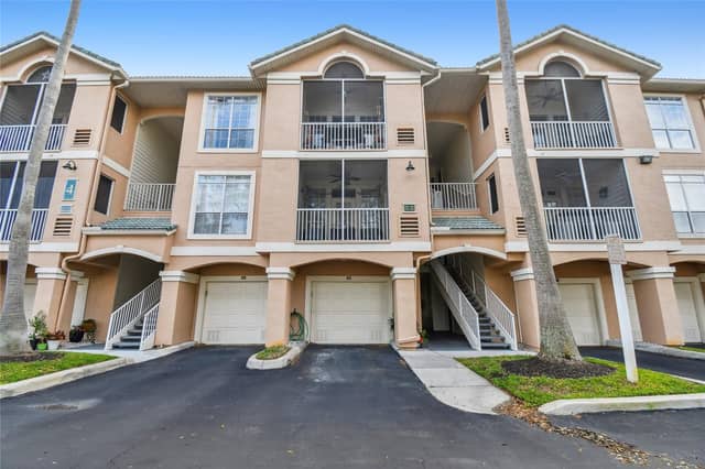 4304 BAY CLUB CIR #4304 photo