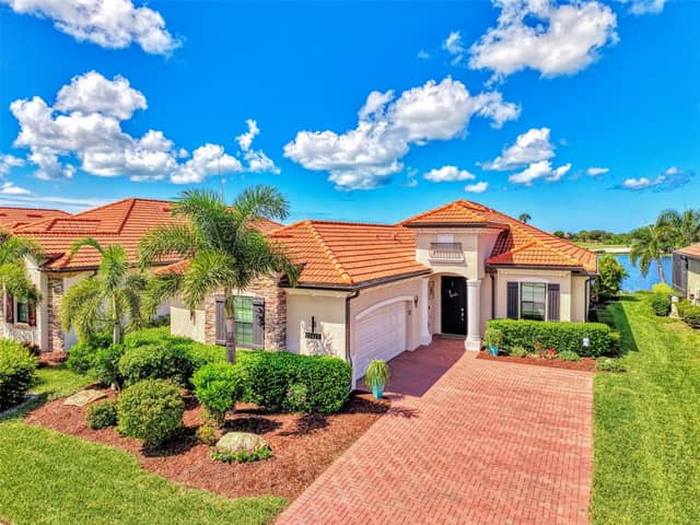 23423 WAVERLY CIR photo