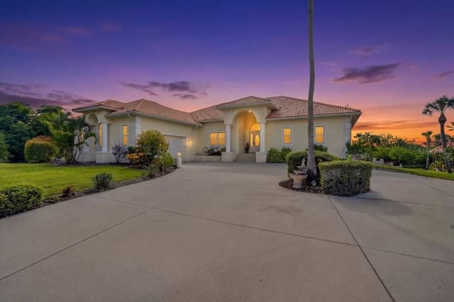 102 BRENDA LN photo