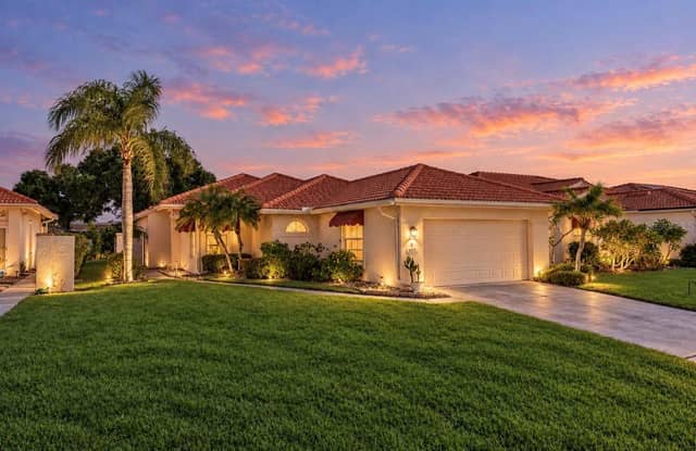 4115 MURFIELD DR E photo