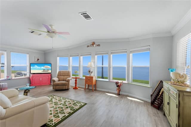34 BAYVIEW DR photo