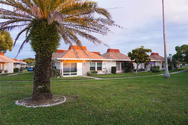 4337 TAHITIAN GARDENS CIR #E photo