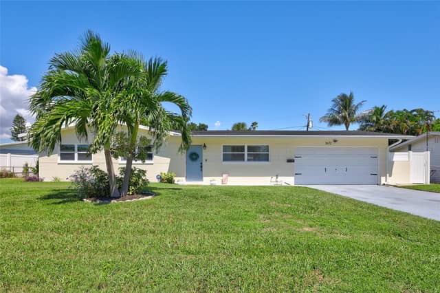3672 SEAROBIN DR SE photo