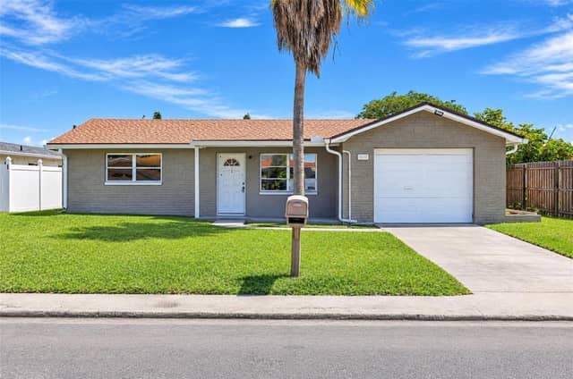 1300 MAYBURY DR photo