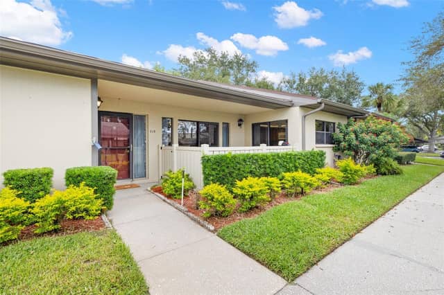 210 GRETCHEN CT photo