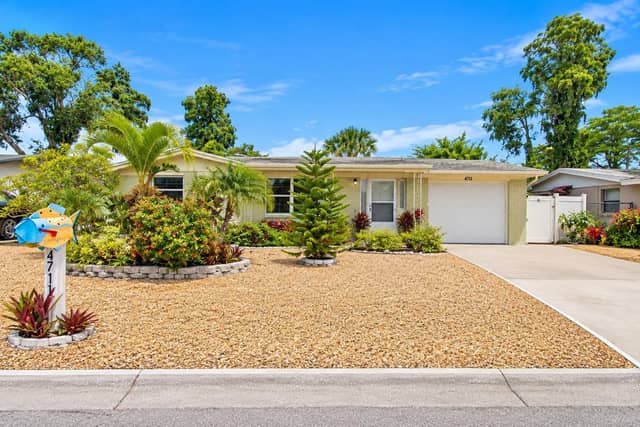 4711 PHOENIX AVE photo