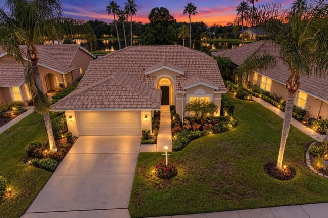 6635 OAKBROOKE CIR photo