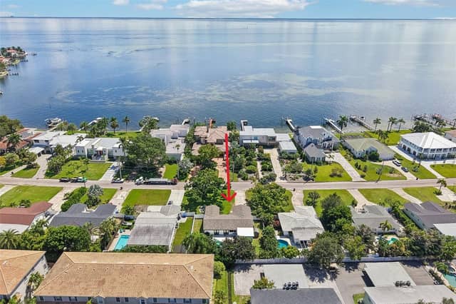 4600 BAYSHORE BLVD NE photo