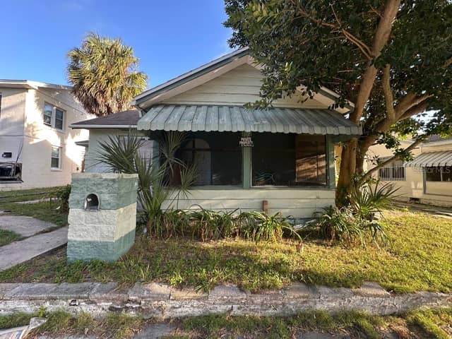 821 PARIS AVE S photo