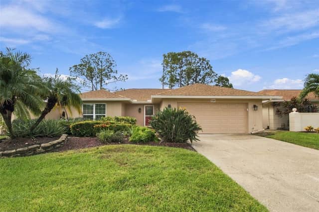 2254 HERON CIR photo