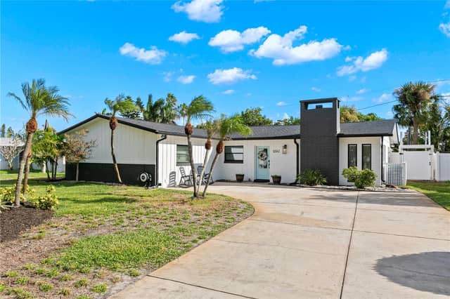 6947 S SHORE DR photo