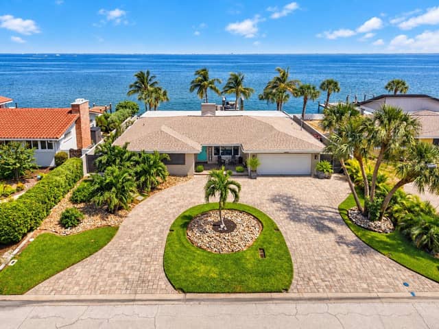 2480 E BAY ISLE DR SE photo