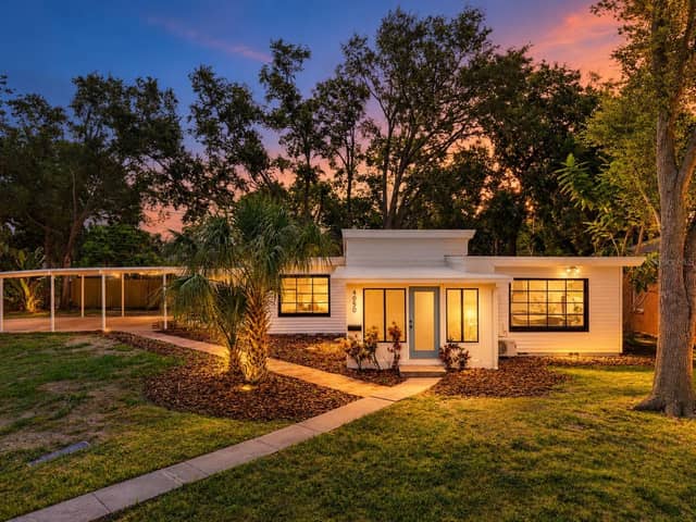 4050 IRIS ST N photo
