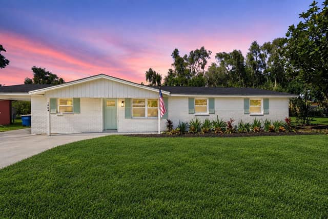 1954 W SKYLINE DR photo