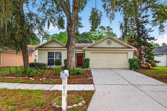 1016 HARDWOOD DR photo