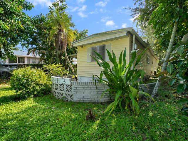 4863 VICTORIA AVE photo
