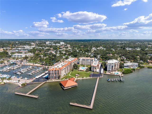 622 EDGEWATER DR #721 photo