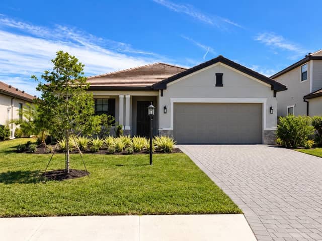 15214 SERENE SHORES LOOP photo