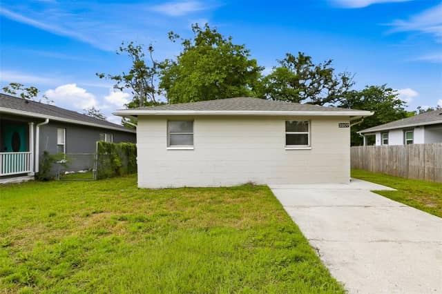 3207 E NORTH BAY ST photo