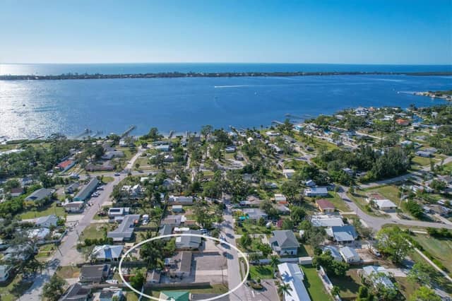 25 1ST AVE photo
