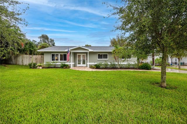 902 ROBIN AVE photo