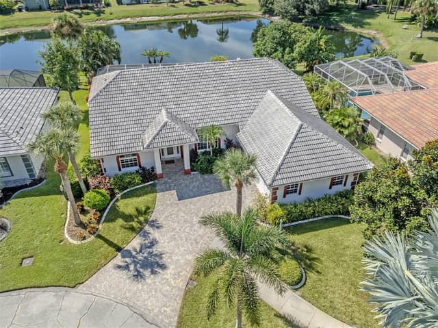 915 BALL DR photo