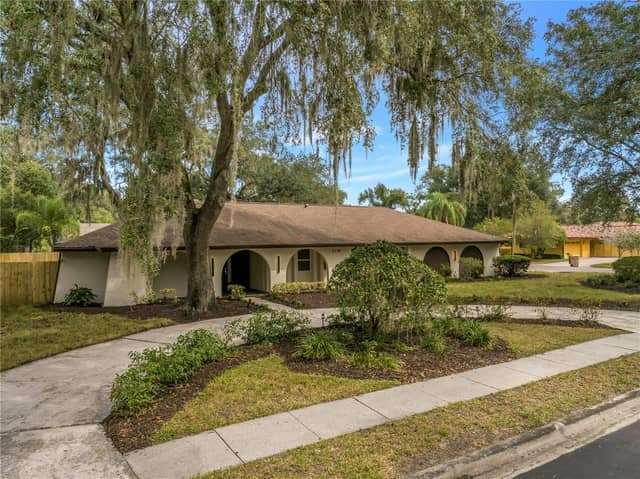 1116 N RIVERHILLS DR photo